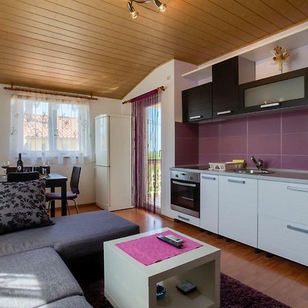 Apartment Monica Ližnjan Eksteriør bilde