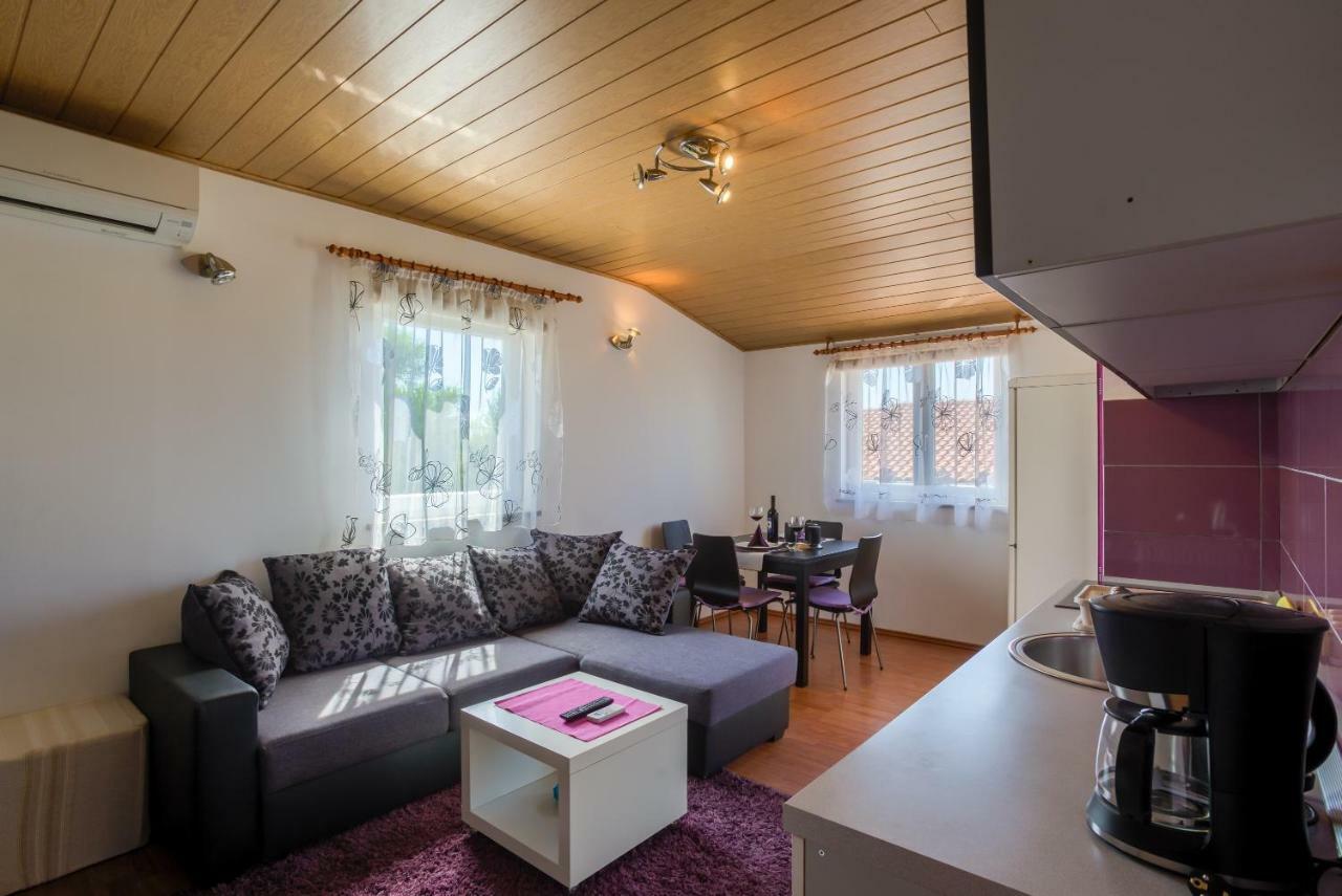 Apartment Monica Ližnjan Eksteriør bilde