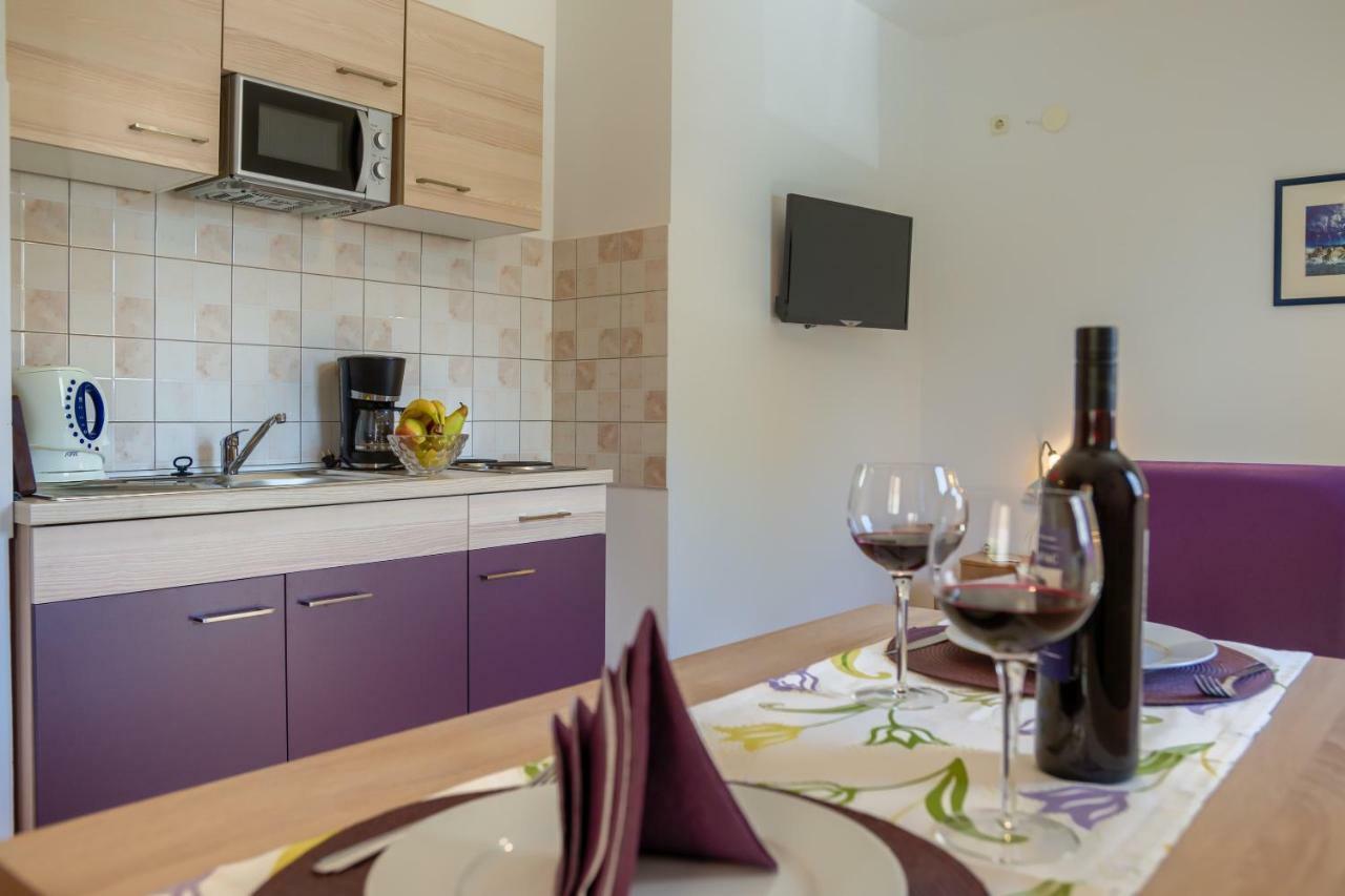 Apartment Monica Ližnjan Eksteriør bilde
