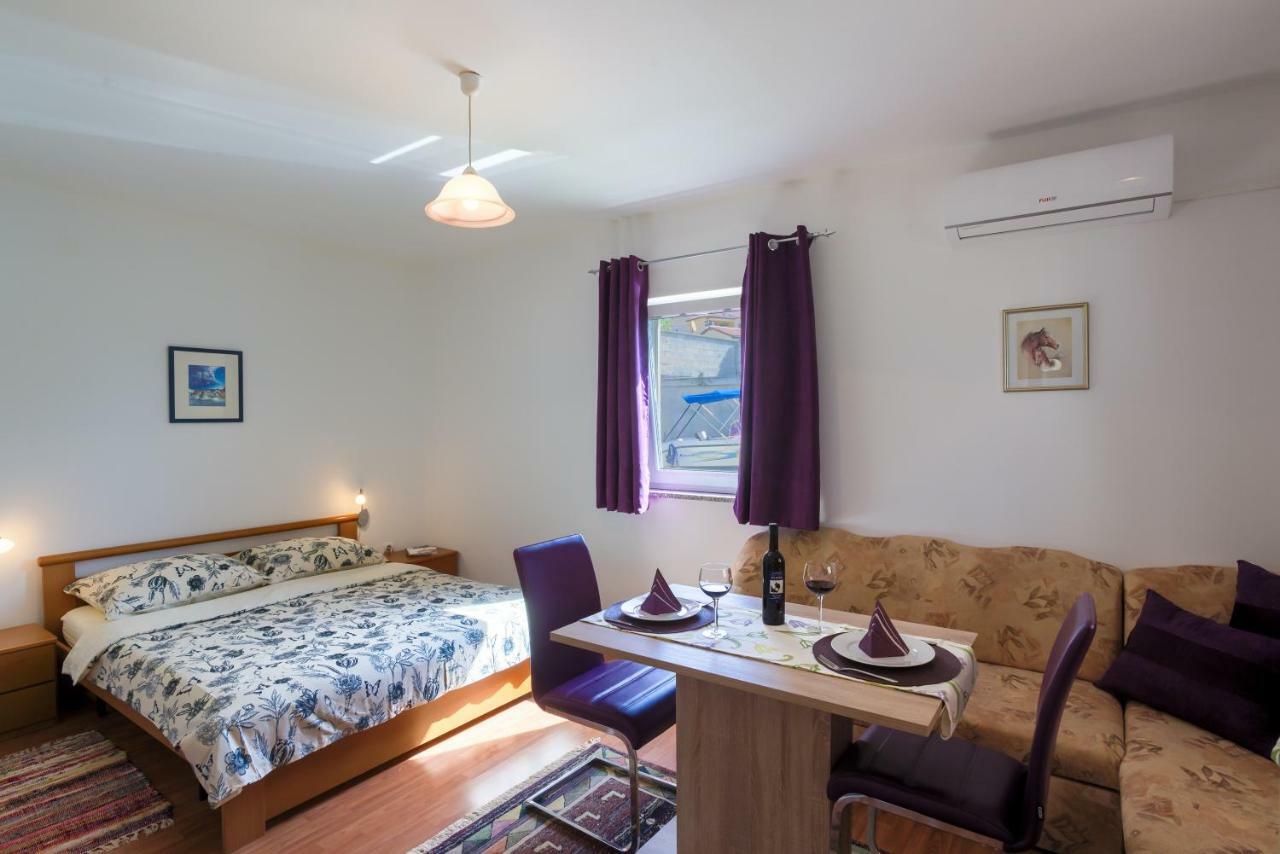 Apartment Monica Ližnjan Eksteriør bilde
