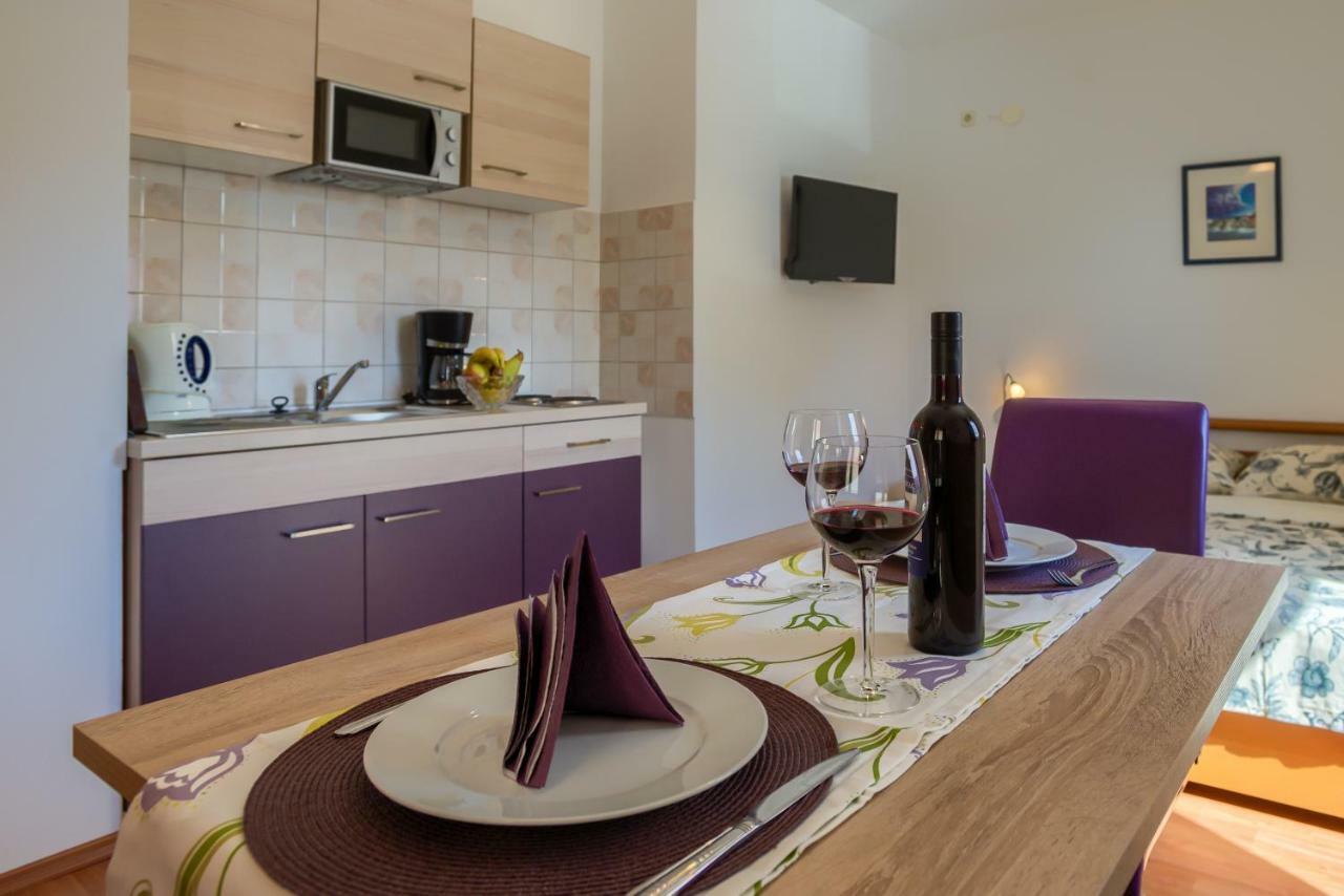 Apartment Monica Ližnjan Eksteriør bilde