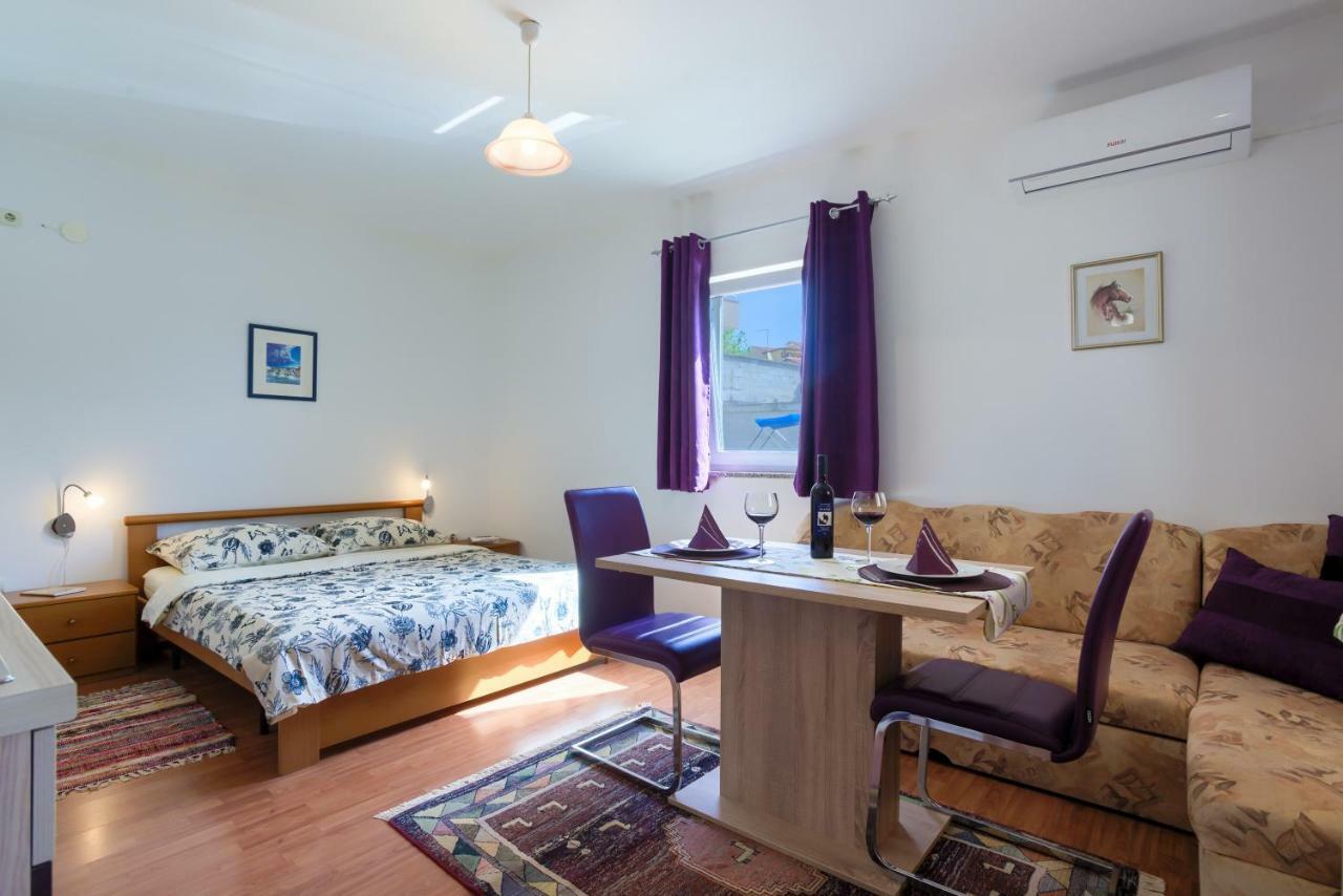 Apartment Monica Ližnjan Eksteriør bilde